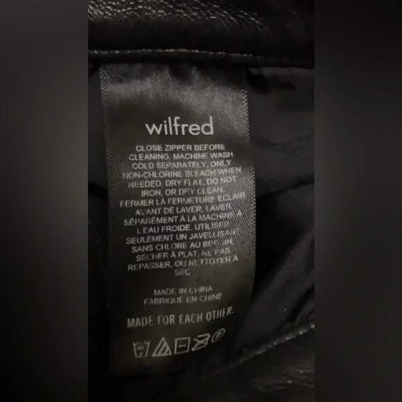 EUC ARITIZIA Wilfred Melina faux leather straight leg black pant. Size 4. - Picture 6 of 6